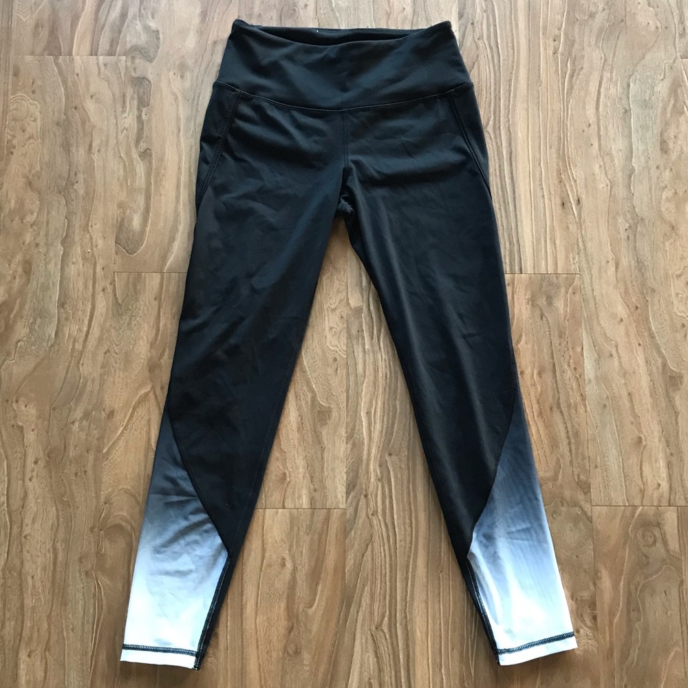 Victoria Sport Leggings, Size S
